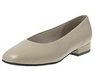 Buy discounted Hush Puppies - Holly (Light Taupe Smooth) - Women's online.