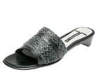 Trotters - Leslie (Black) - Women's,Trotters,Women's:Women's Casual:Casual Sandals:Casual Sandals - Slides/Mules