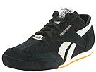 Reebok Classics - Ringmaster Lo W (Black/White) - Women's