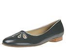 Trotters - Madison (Navy/White) - Women's,Trotters,Women's:Women's Casual:Loafers:Loafers - Plain