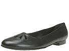 Buy discounted Trotters - Madison (Black) - Women's online.