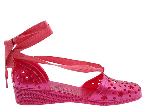 Vegan stars cut out rubber pumps