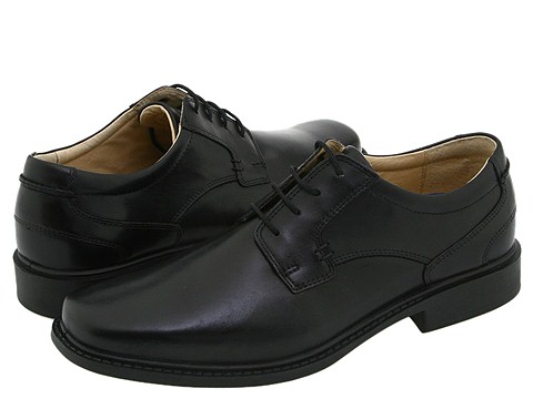 Black dress shoes with jeans