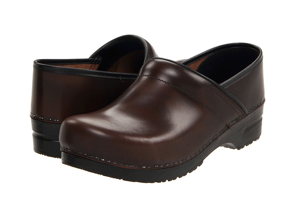 Sanita Professional Cabrio Mens Brown Brush Off Leather Mens Clog Shoes
