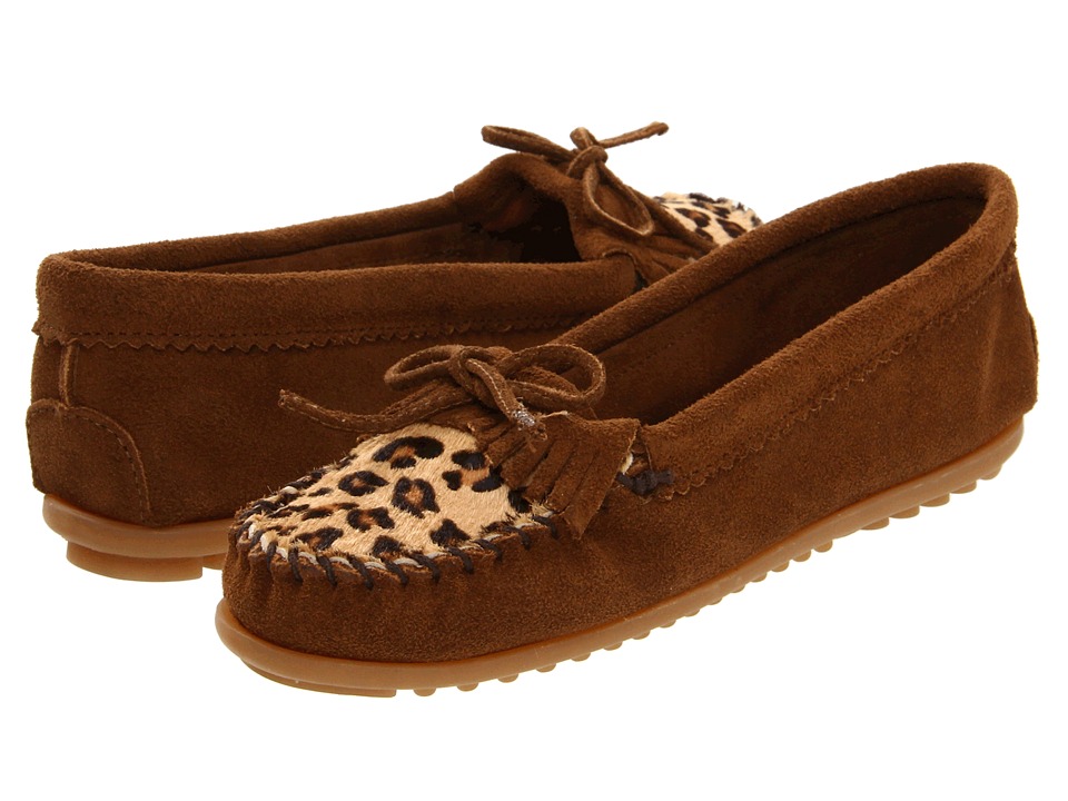 Minnetonka Leopard Kilty Moc (Dusty Brown) Women