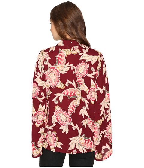 Show us your red blouse 3 Show us your red blouse 3