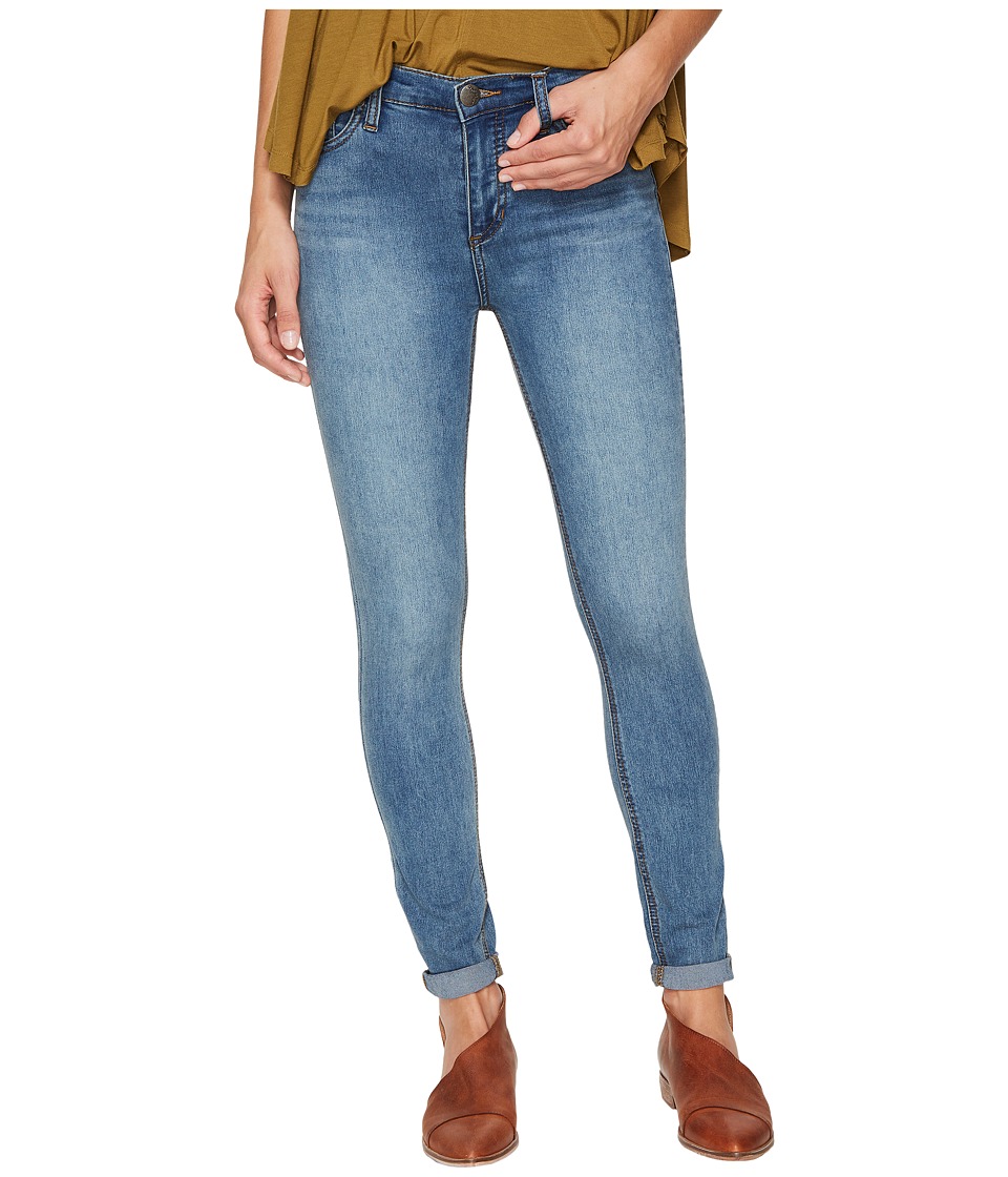 Free People Gummy Denim High-Rise Roller Crop Jeans (Light Denim) Women