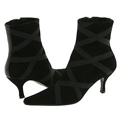 Lovisa Ankle Boots from Donald Pliner    Manolo Likes!  Click!
