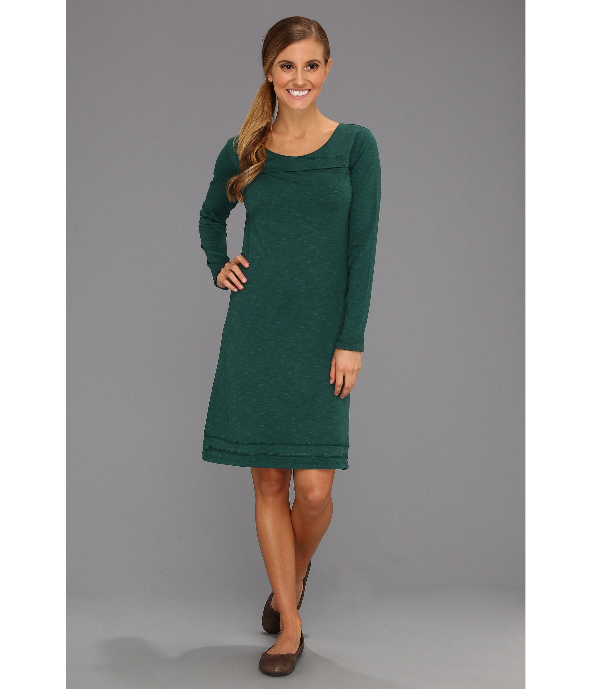 No results for horny toad oolong dress bottle green - Search Zappos.com