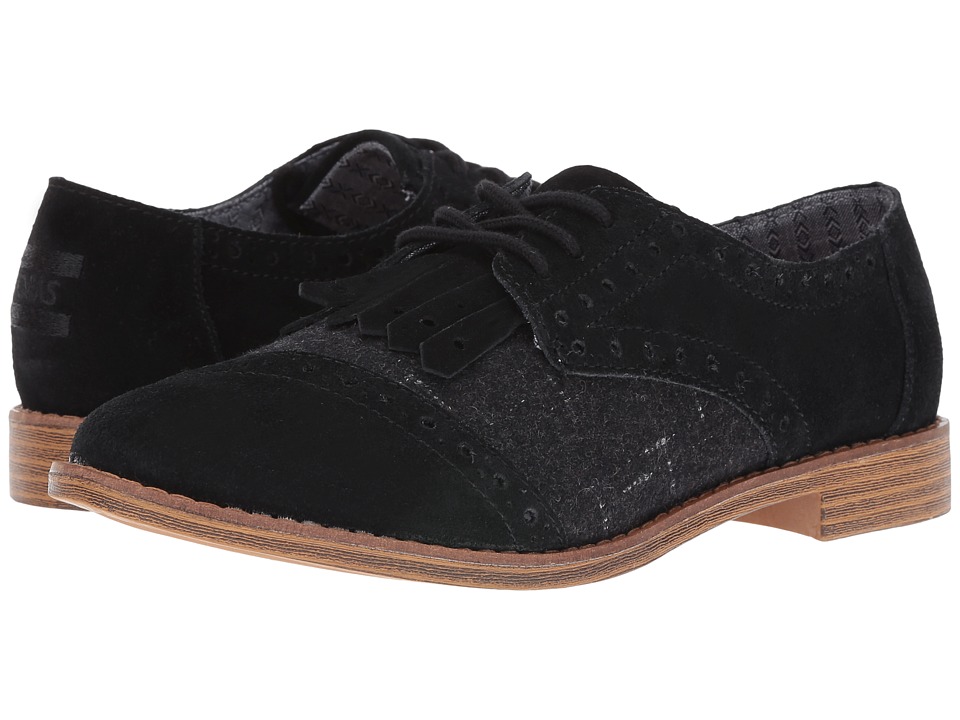 black lace up toms