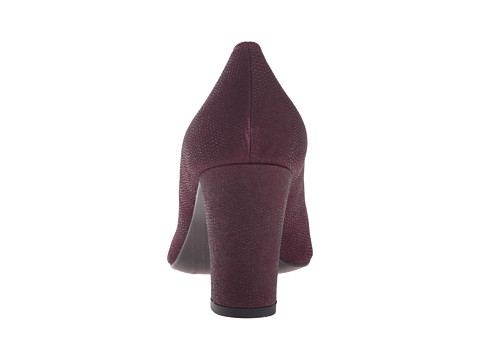 stuart weitzman square toe pump