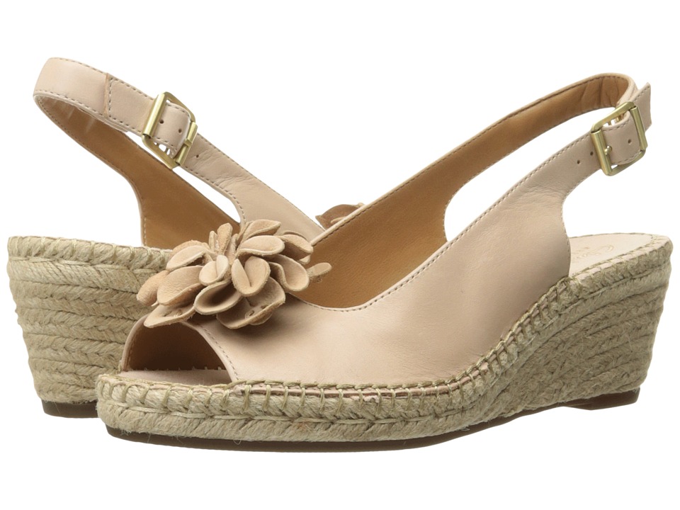 Clarks - Petrina Bianca (Nude Leather) Womens Sandals