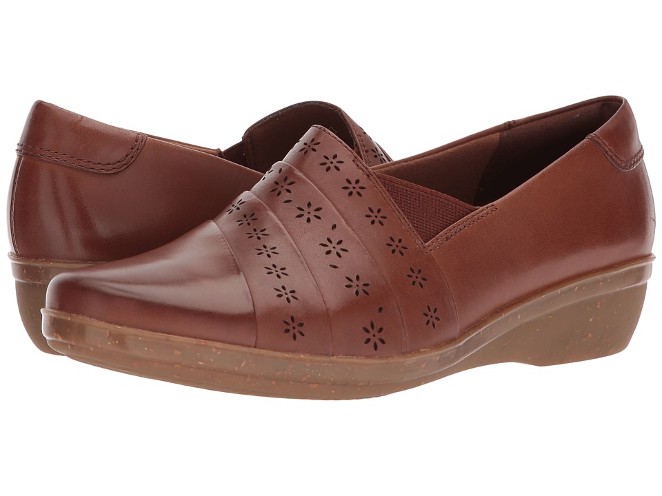 Clarks Everlay Uma (Dark Tan) Women's Shoes