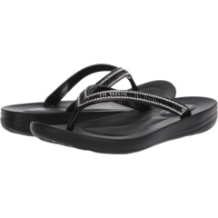 Skechers bungalow poolside store